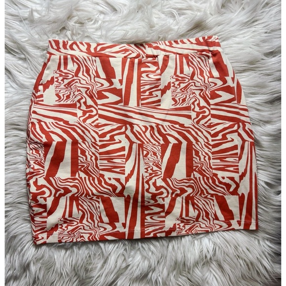 NWOT ASOS DESIGN Tennis Skort in Abstract Animal
Print - Picture 3 of 4